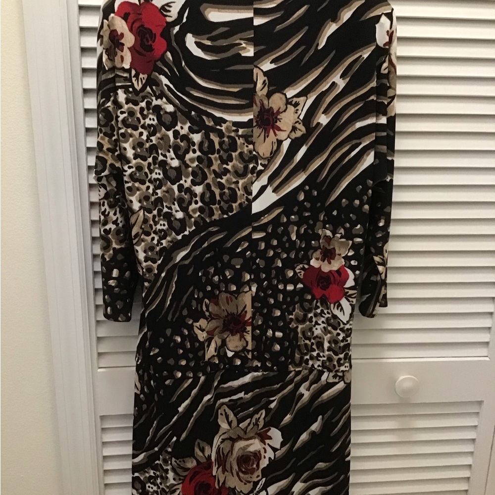 Cache dress - Picture 3 of 3